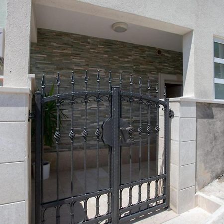 Dispet Apartment Dugi Rat Ngoại thất bức ảnh